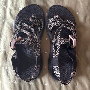 Chacos womens size 6 in good cond